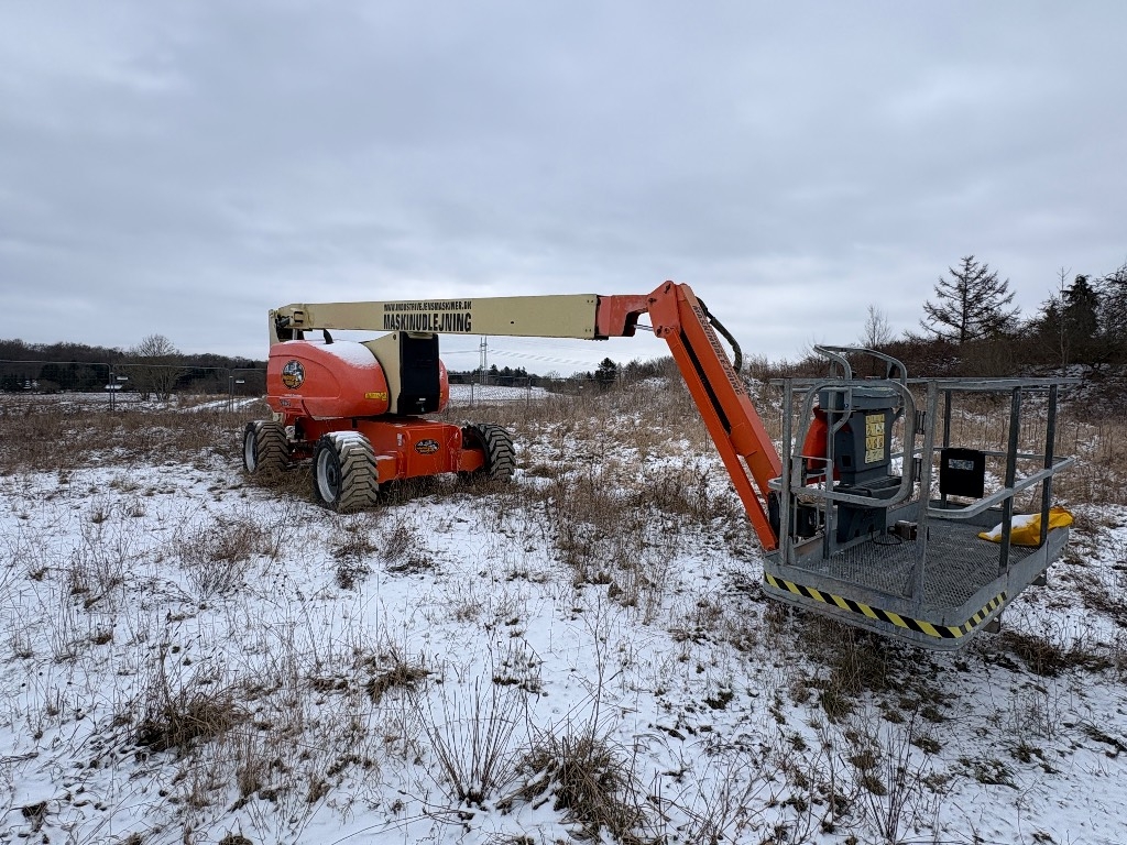 JLG 800 AJ