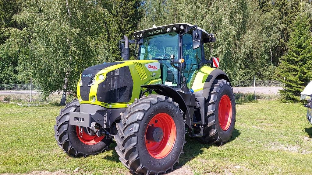CLAAS Axion 810