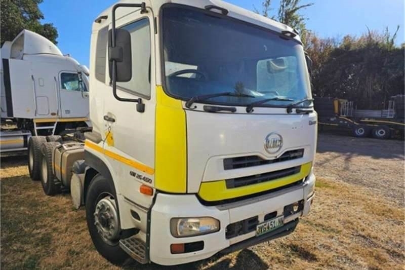 UD TRUCKS QUON