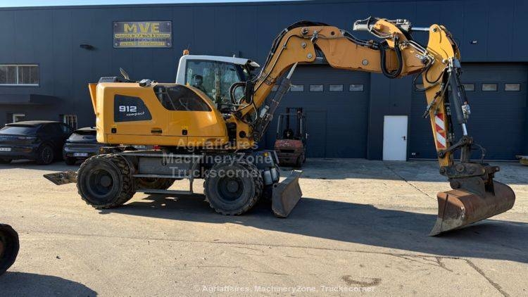 Liebherr A 912