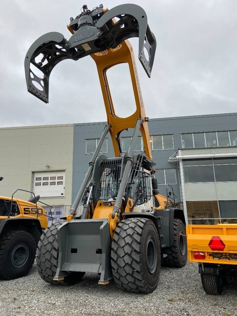 Liebherr L580 XPower Log Handler