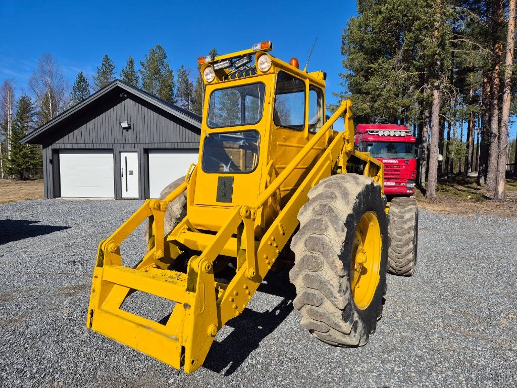 Volvo BM 840