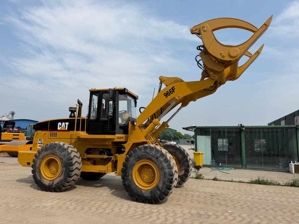 CAT 966F