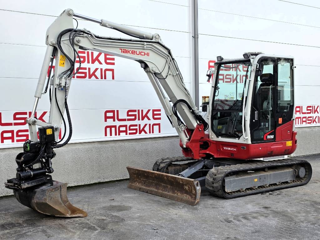 Mini-pelle Takeuchi TB 260 — occasion 2022, 1 785 h