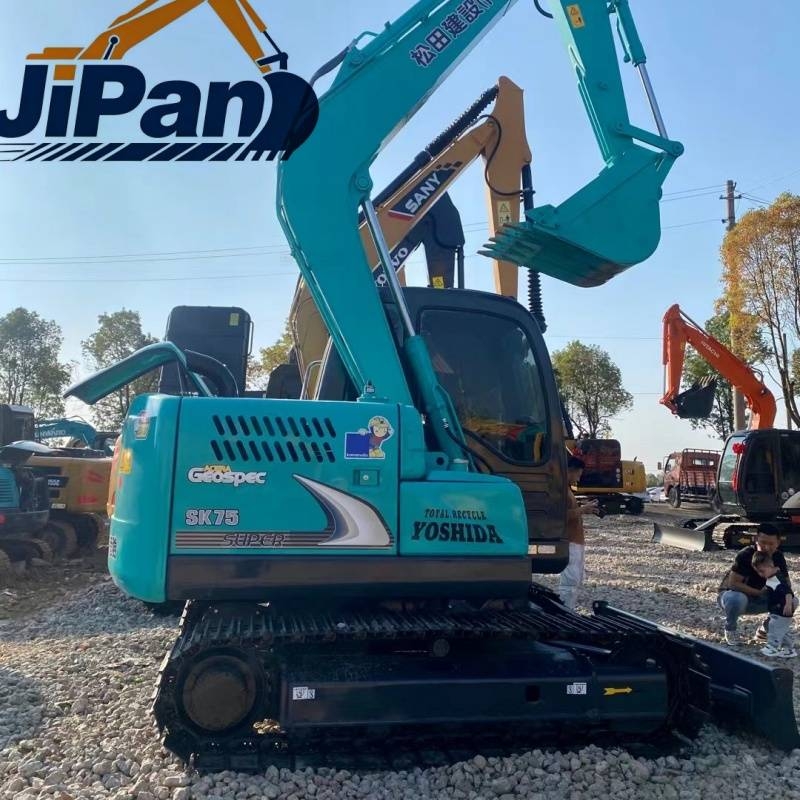 Kobelco SK 75