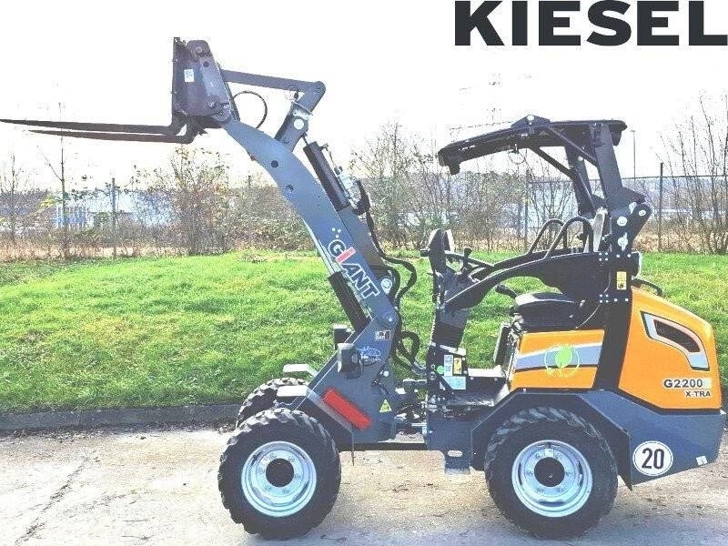 Chargeuse compacte GiANT G 2200 E X-Tra Elektro — occasion 2023, 190 h