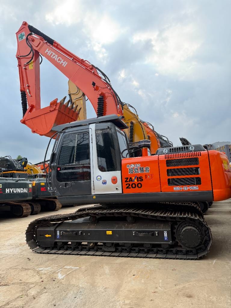 Pelle sur chenilles Hitachi ZX200-3G 3000 units excavators in stock — occasion 2025, 69 h