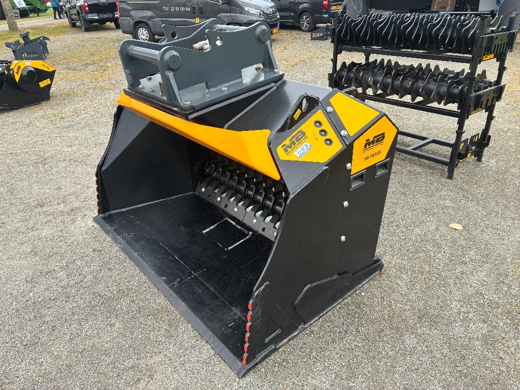 MB Crusher MB-HDS320