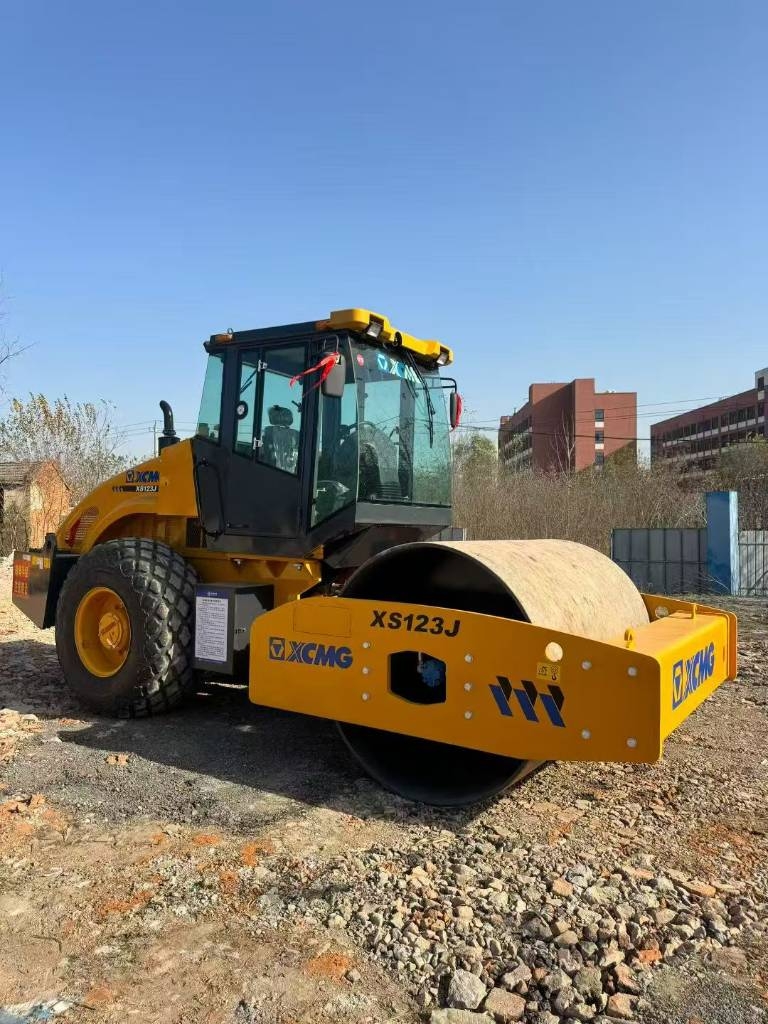 Rouleau monocylindre XCMG XS123J — occasion 2023, 856 h