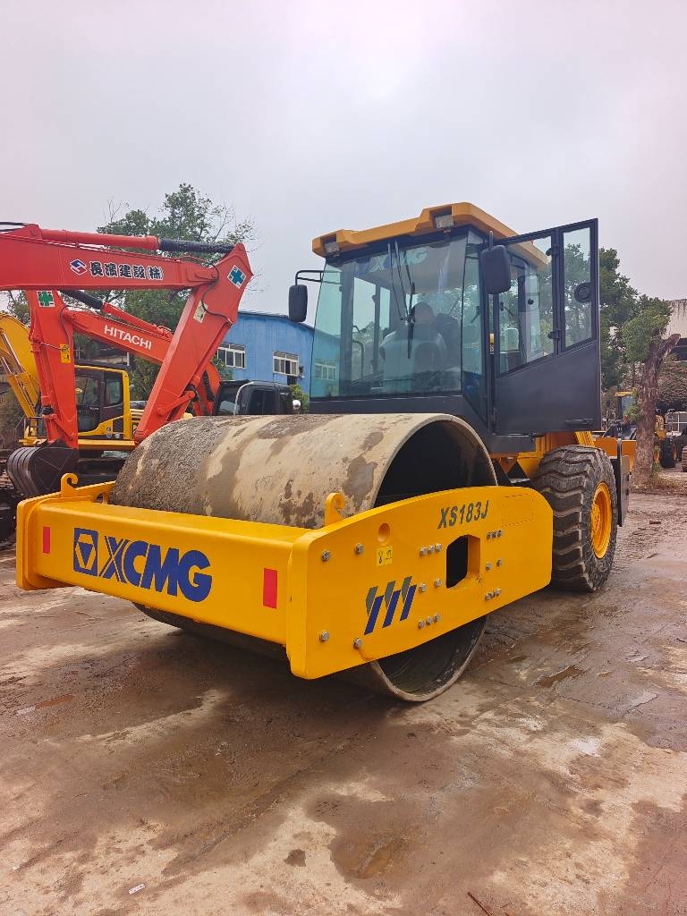 XCMG XS 183 J Plenty of Rollers for choose