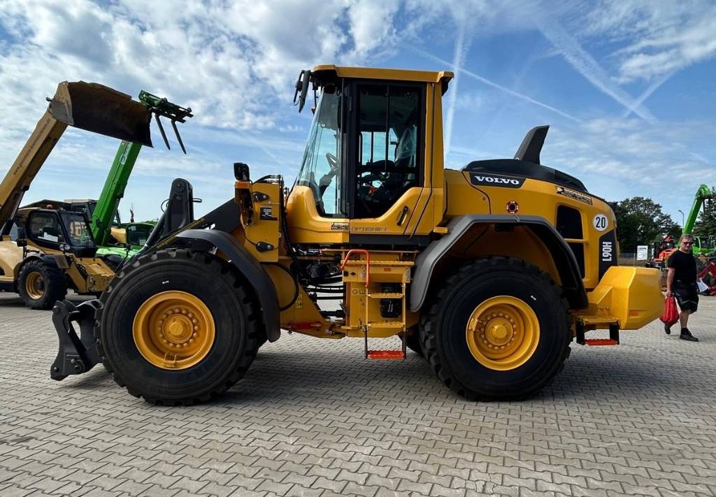 Chargeuse sur pneus Volvo L 90 H — occasion 2026, 10 h