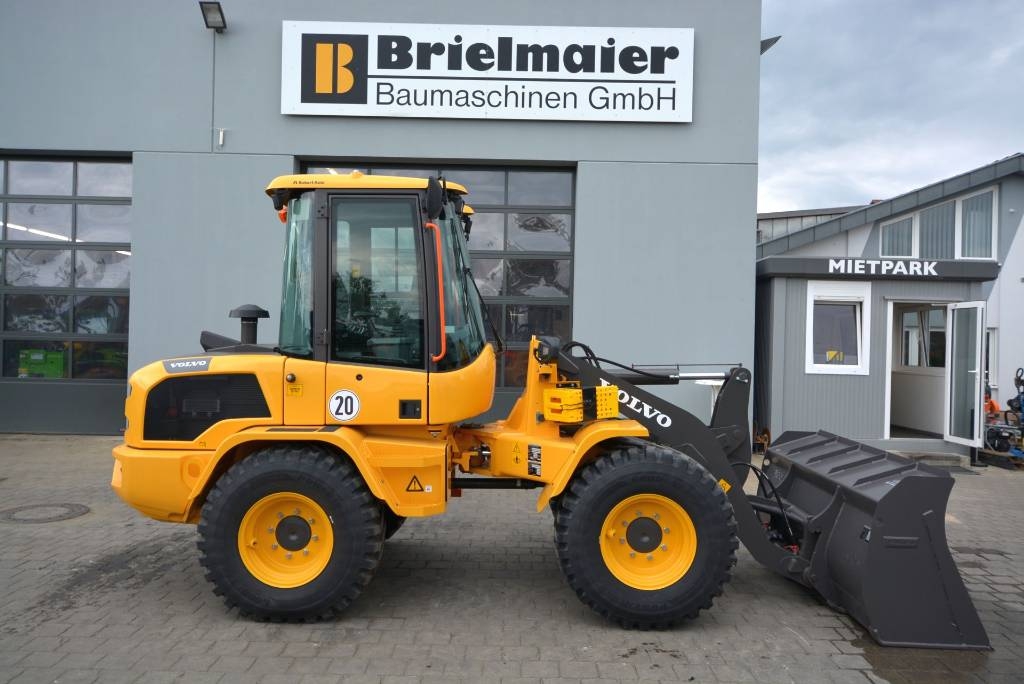 Chargeuse sur pneus Volvo L 35 H — occasion 2026, 35 h