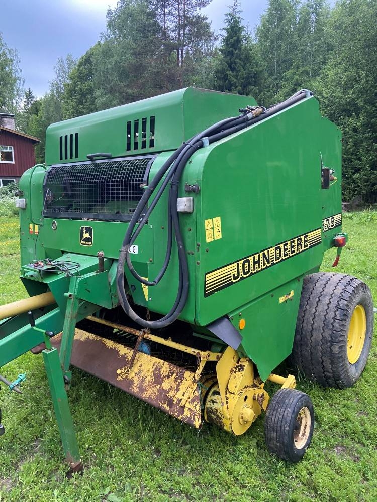 John Deere 575