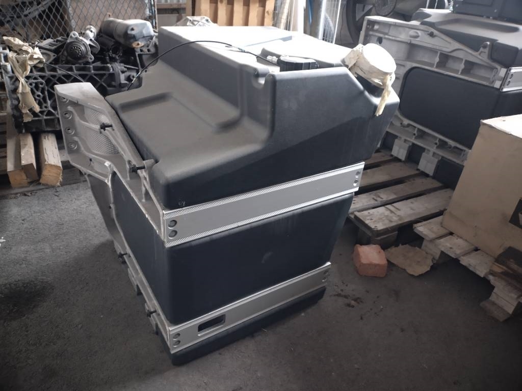 Volvo Polttoaine tankki 2+2