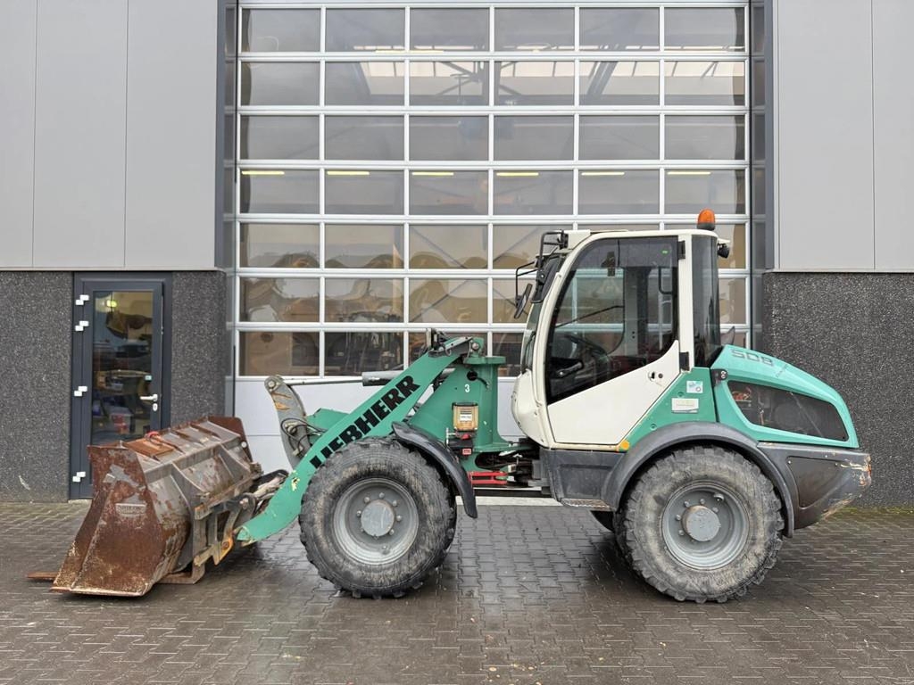 Chargeuse sur pneus Liebherr L508C — occasion 2014, 6 658 h