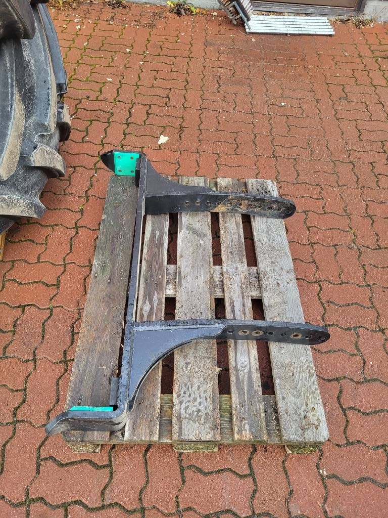 New Holland Puskutuki Case/New Holland
