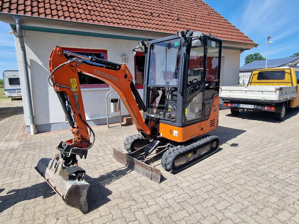 Mini-pelle Hitachi ZX 19-5 A CR — occasion 2016, 2 845 h