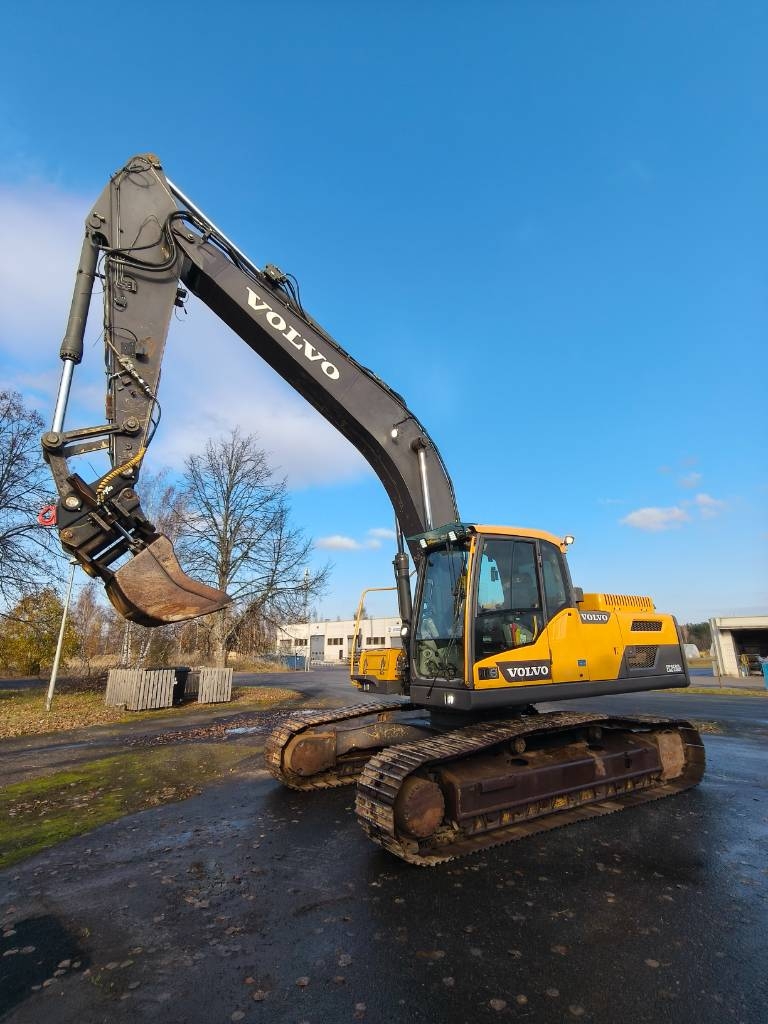 Pelle sur chenilles Volvo EC 250 D L — occasion 2015, 8 116 h