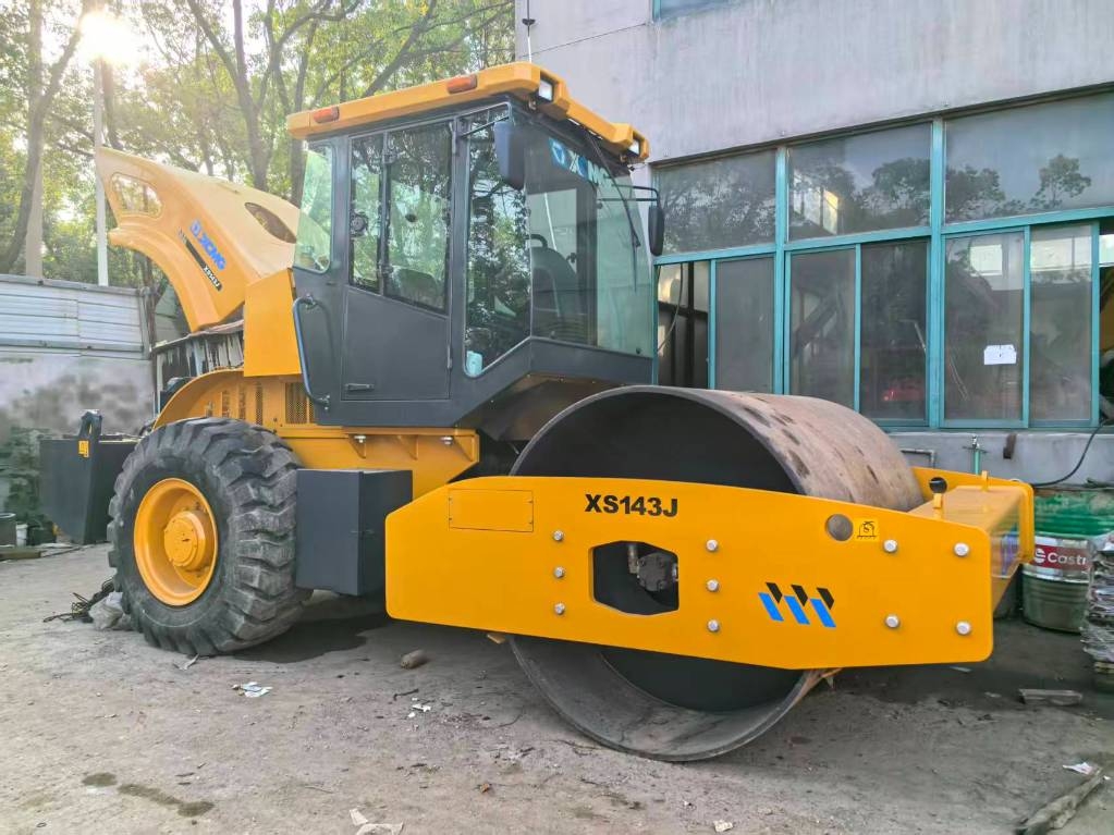 XCMG XS143J