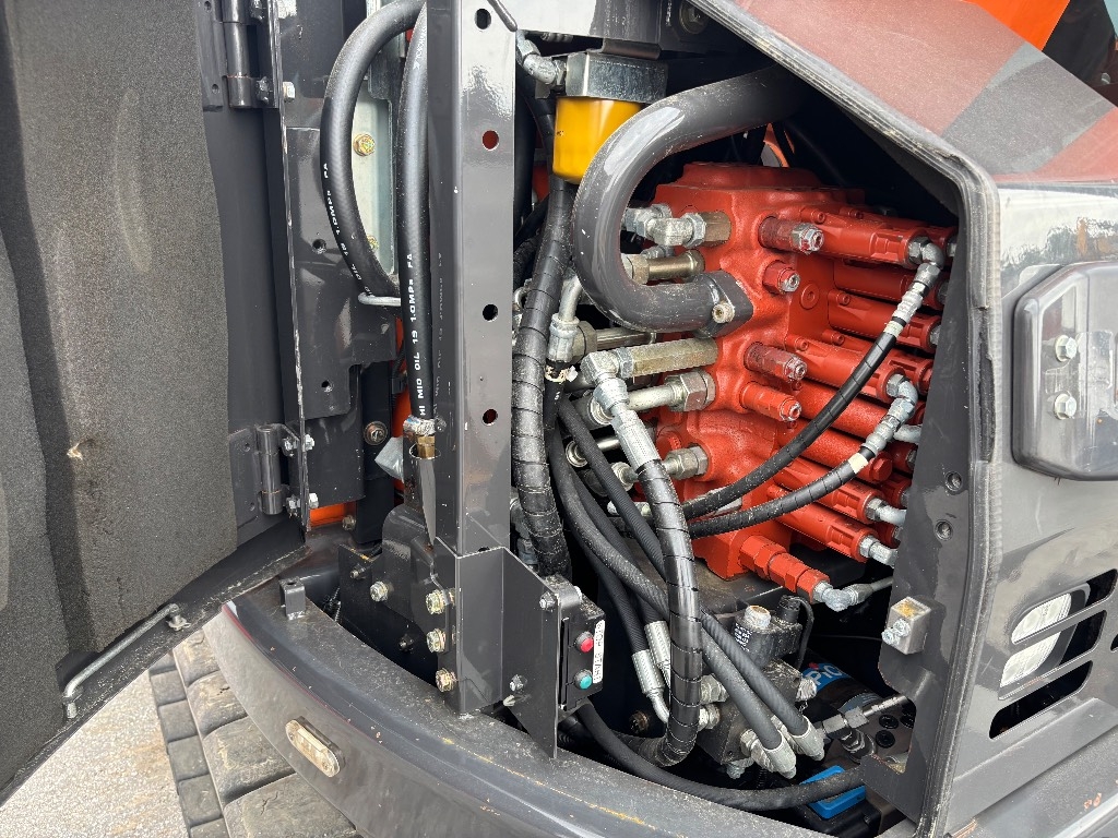 Hitachi ZX 85 US / Engcon, Kauha, Rasvari, Huollettu! kuva 9