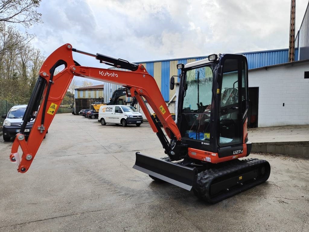 Kubota U 27-4