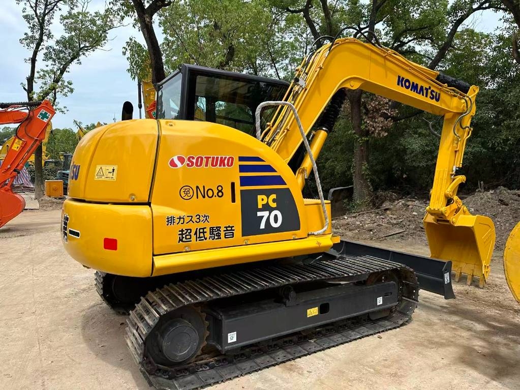 Komatsu PC 70-8