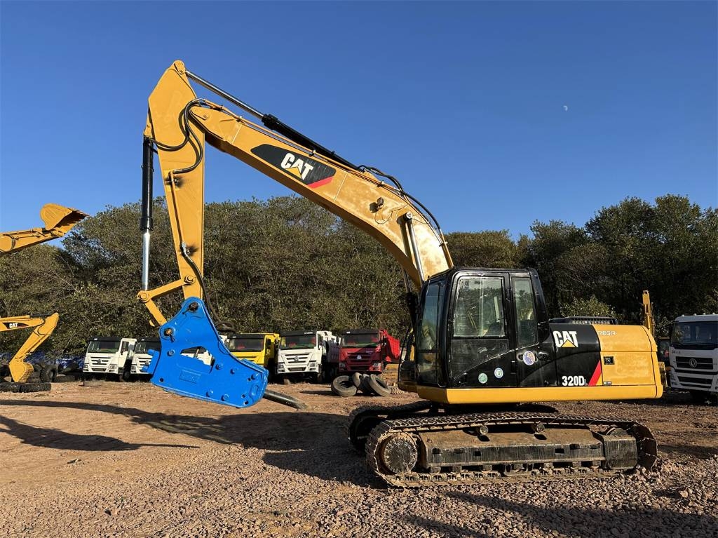 Pelle sur chenilles Caterpillar 320D CAT 320D2L — occasion 2022