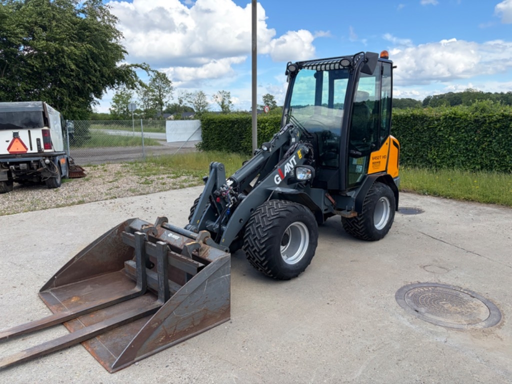 GiANT 452
