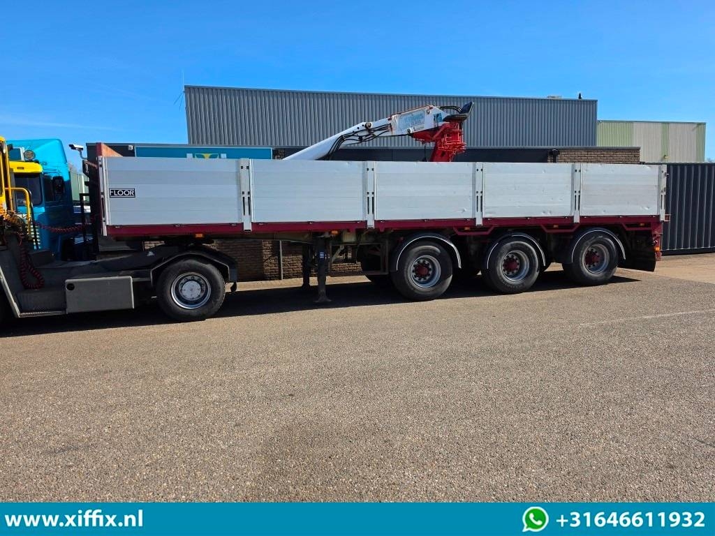 Floor 3-axle trailer with Kennis 16 t/m crane! 10,8 mtrs