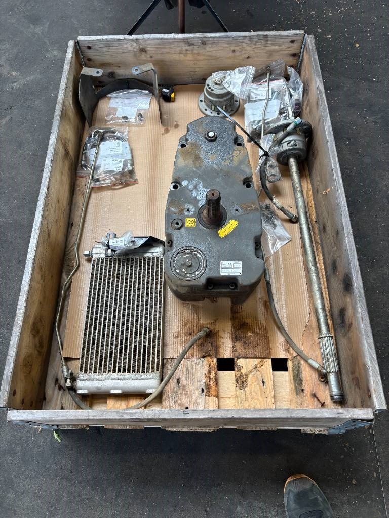 CLAAS Axion Front PTO