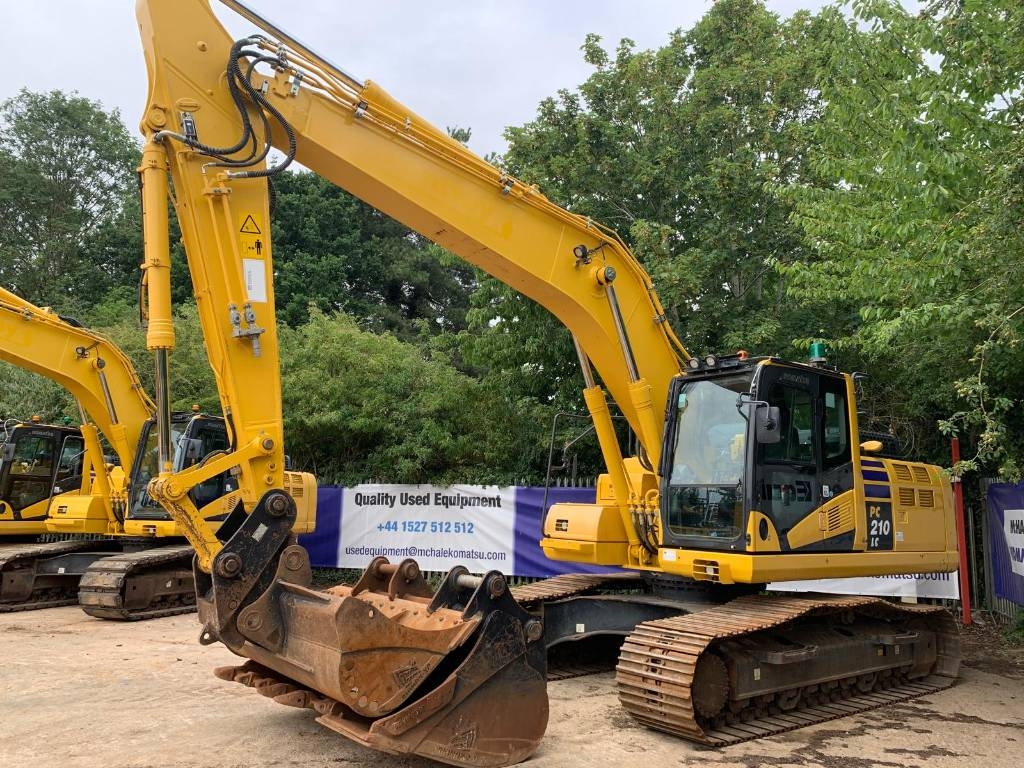Komatsu PC210LC-11E0
