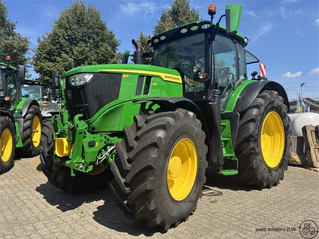 John Deere 6R 195