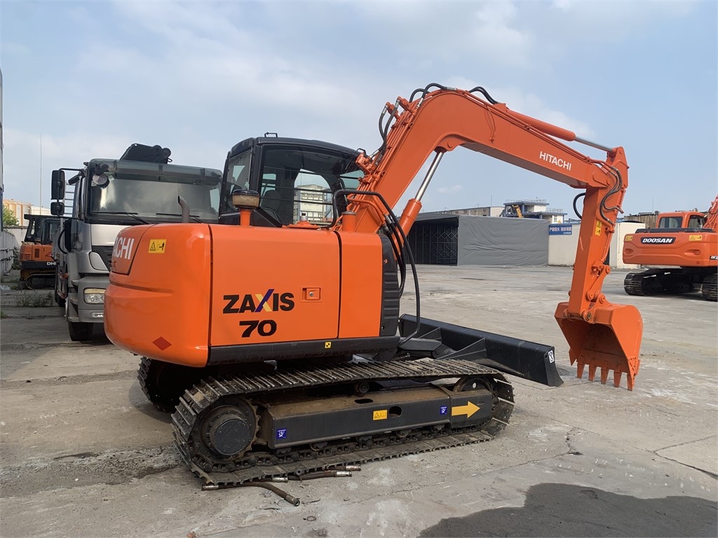 Hitachi ZX 70 LC