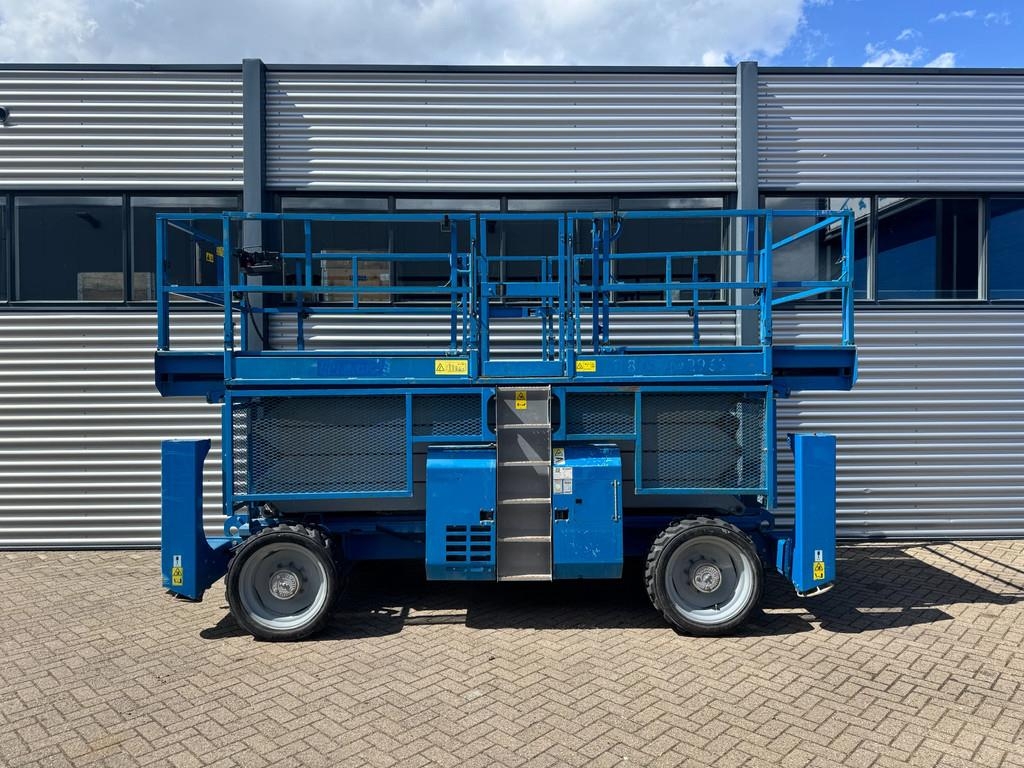Genie GS4390 RT GS4390 RT Ruwterrein schaarhoogwerker sc