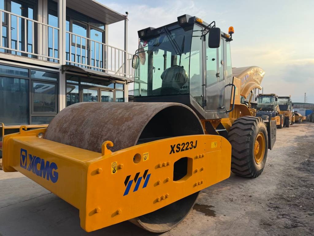XCMG XS 223 J Plenty of Rollers for choose