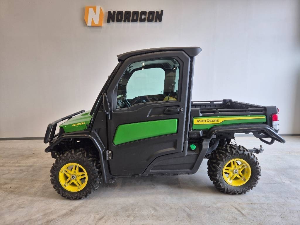 John Deere XUV 865M UTV - Vägreggad Hytt Tippflak Vinsch