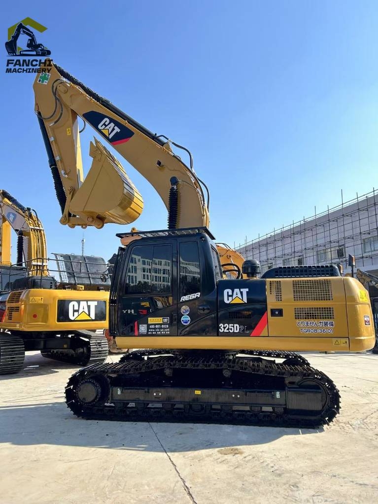 Pelle sur chenilles Caterpillar 325D2L — occasion 2024, 600 h