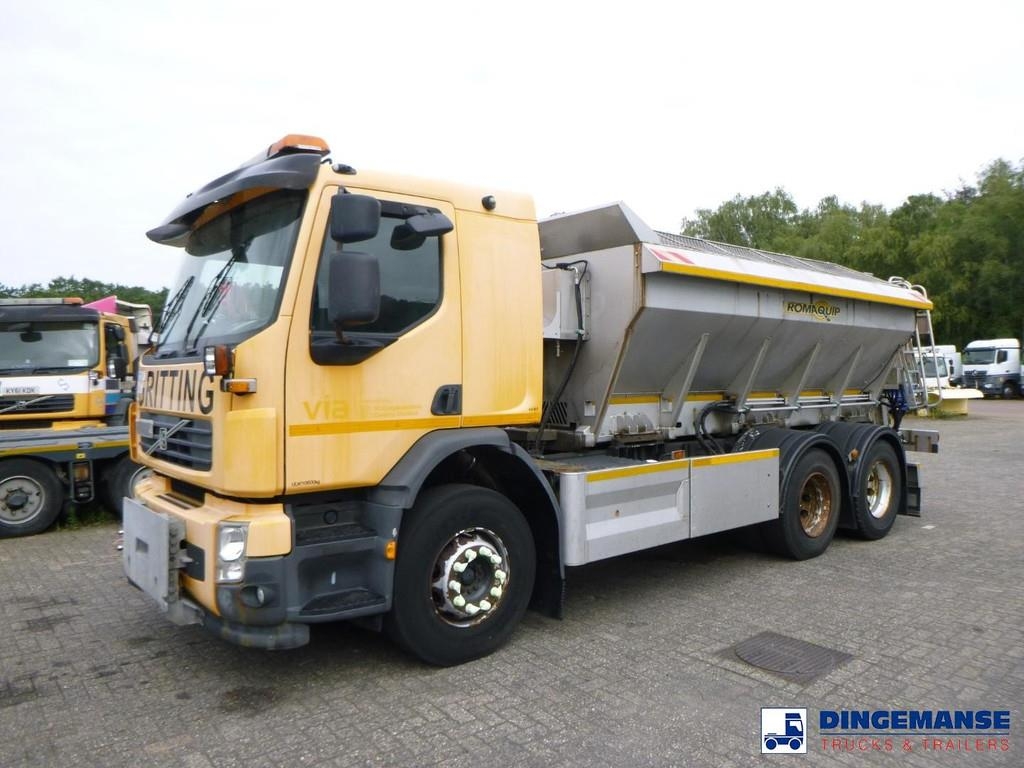 Volvo FE 330 6x4 RHD gritter / salt spreader