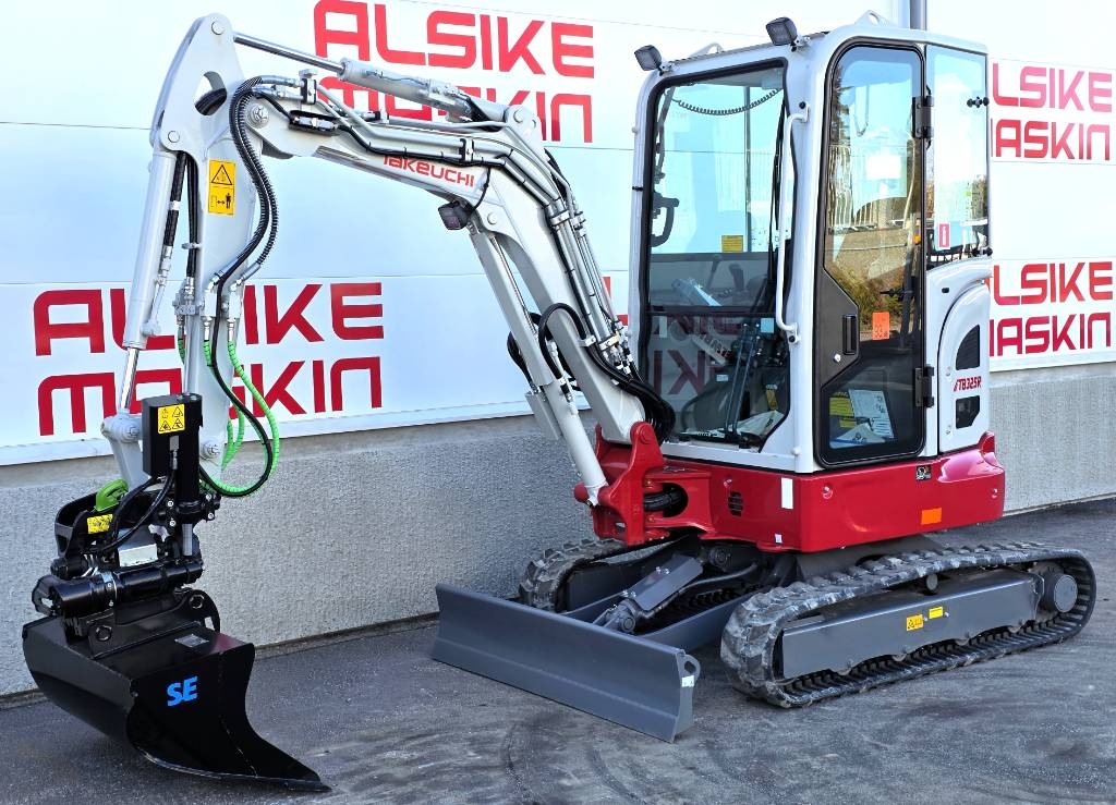 Takeuchi TB 325 R