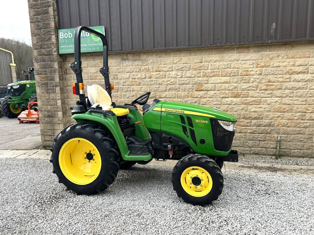 John Deere 3038E
