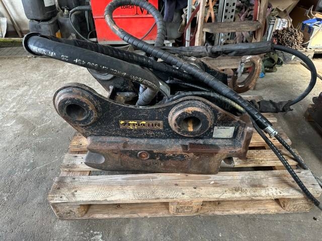 Pelle sur chenilles OilQuick OQ 70/55 vollhydraulischer Schnellwechsler — occasion 2017
