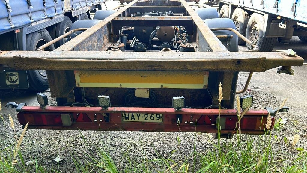 Kögel Keskiakseliperävaunu WAY-269
