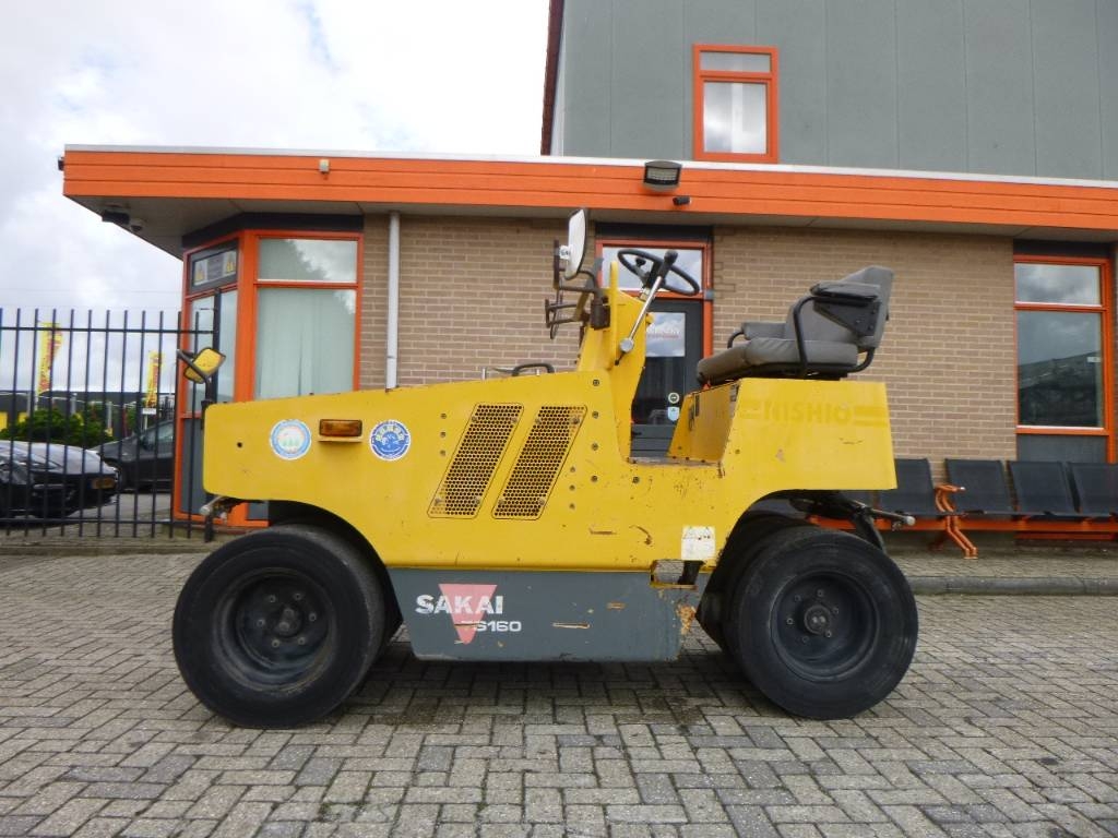 Rouleau à pneus Sakai TS 160 — occasion, 2 187 h