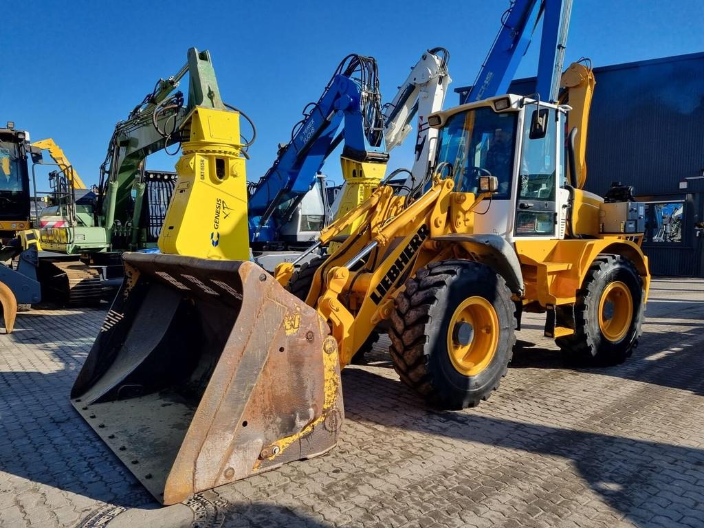 Chargeuse sur pneus Liebherr L 514 — occasion 2010, 6 089 h