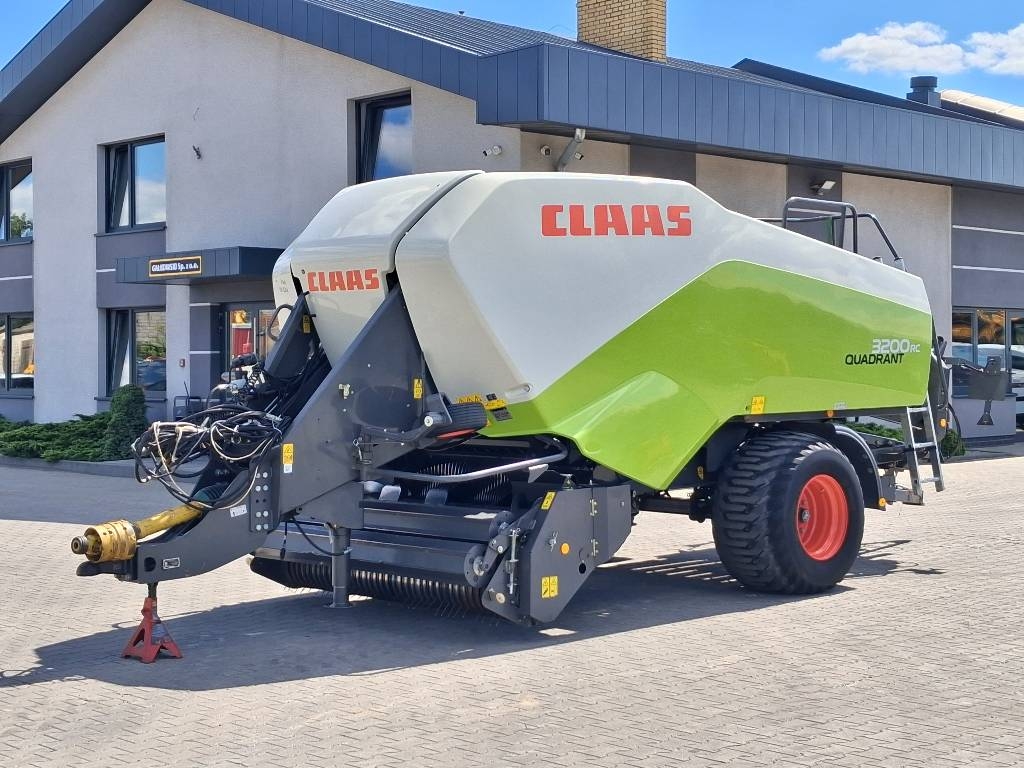 CLAAS Quadrant 3200 RC + Quadro Pack V