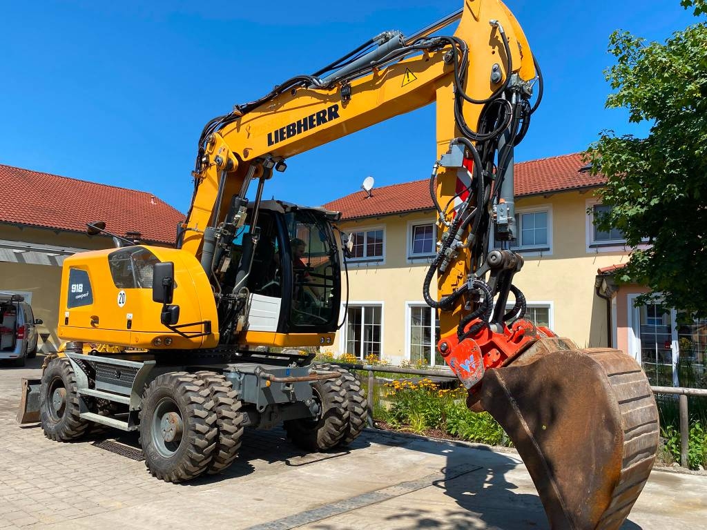 Pelle sur pneus Liebherr 918 compact — occasion 2014, 11 775 h