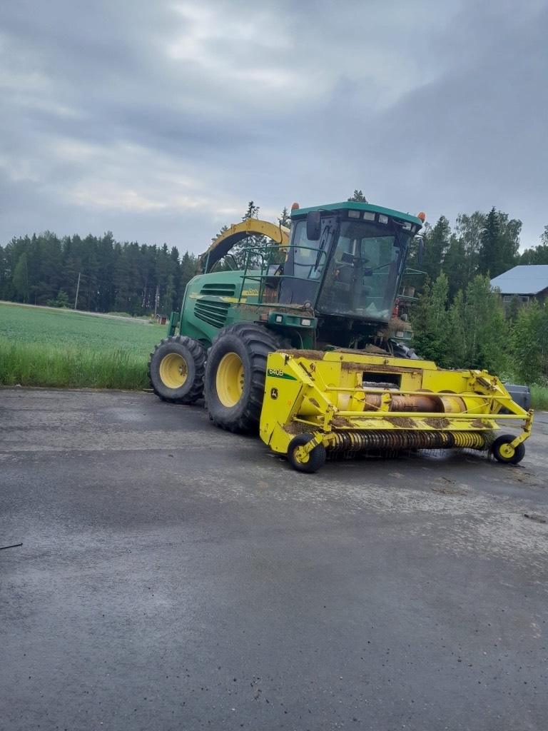 John Deere 7700