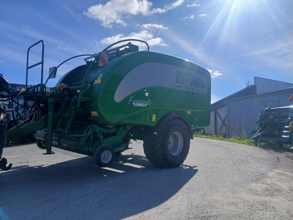 Presse à balles rondes McHale Fusion 3 Plus — occasion 2020