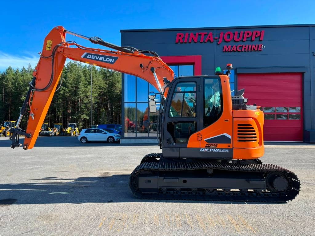 Develon DX 140 LCR-7 / Pienet tunnit, Siisti lyhytperäinen
