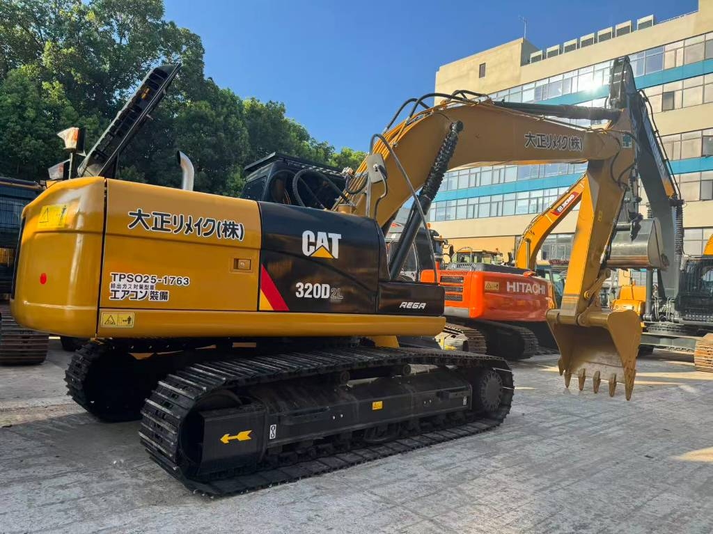 CAT 320D